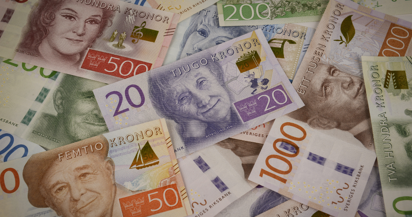 Sedlar liggandes i en hög